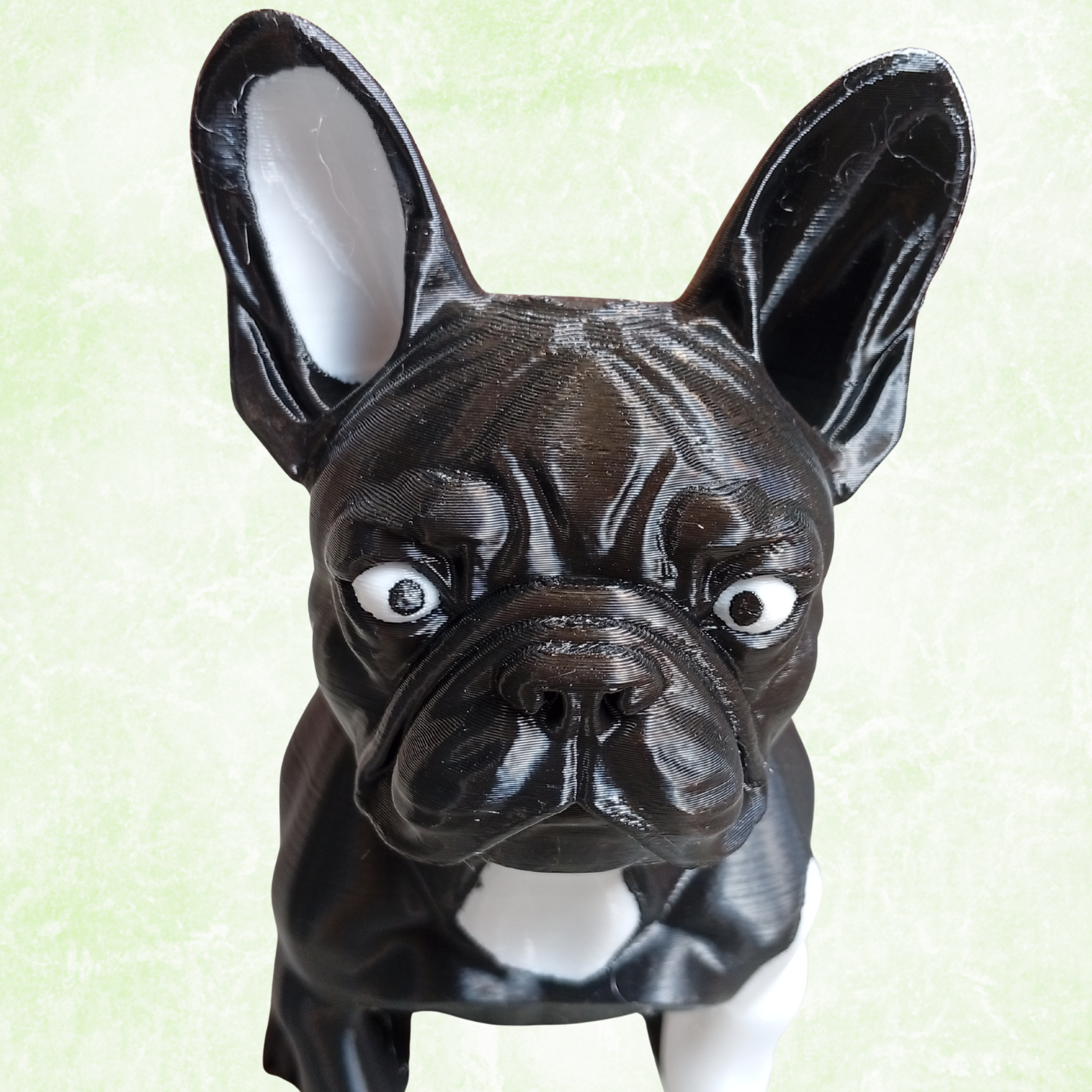 French Bulldog Decorative Figurine – Black & White 3D Printed Dog Statue – Modern Home Decor Ornament for Shelf, Desk, Living Room & Office – 19cm