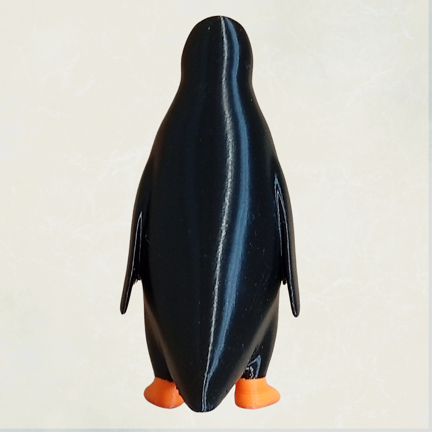 Modern Penguin Decorative Figurine – Minimalist Black & White Home Decor Statue – Cute Desk Ornament for Shelf, Living Room & Office – 18 cm