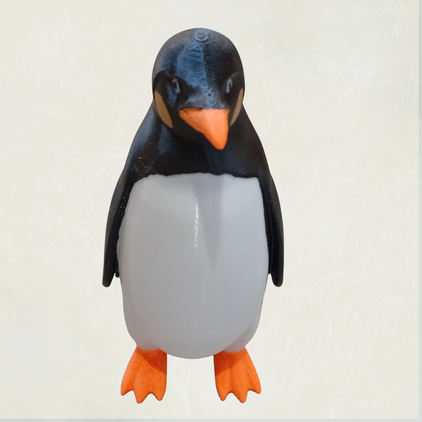 Modern Penguin Decorative Figurine – Minimalist Black & White Home Decor Statue – Cute Desk Ornament for Shelf, Living Room & Office – 18 cm